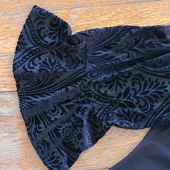 Black burnout velvet accent top NWT Sheer neck and sleeves, 2X NY Collection - Picture 9 of 13